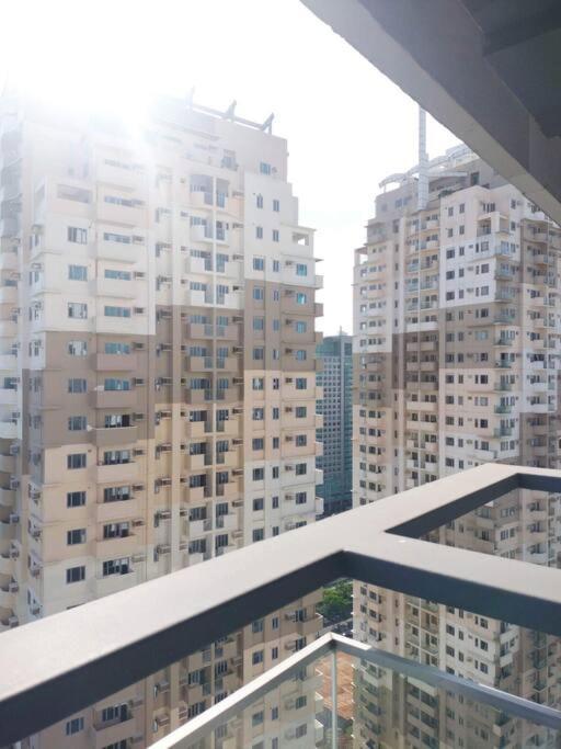 Cubao Manhattanheights U31N Tb, Studio Unit Манила Екстериор снимка